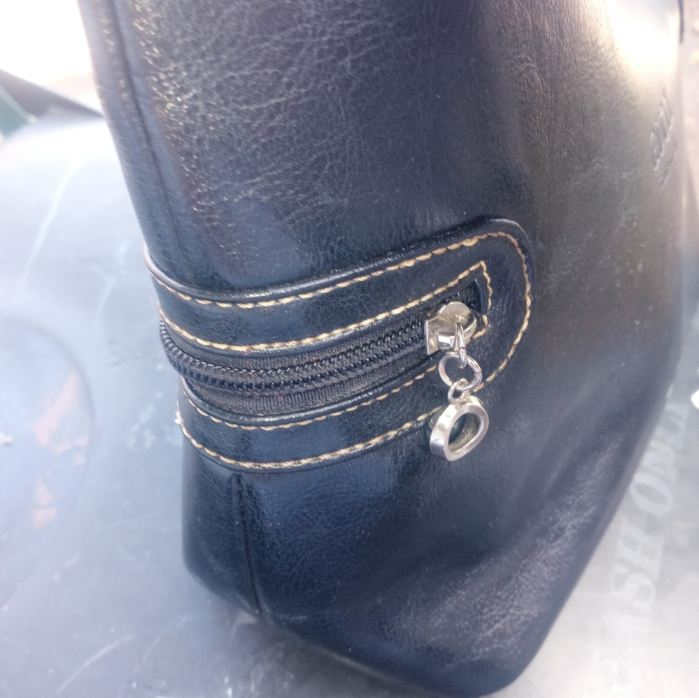 Gucci Handbag - Picture 3 of 6